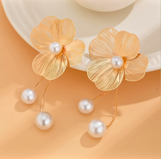 Flower Pearl Earring